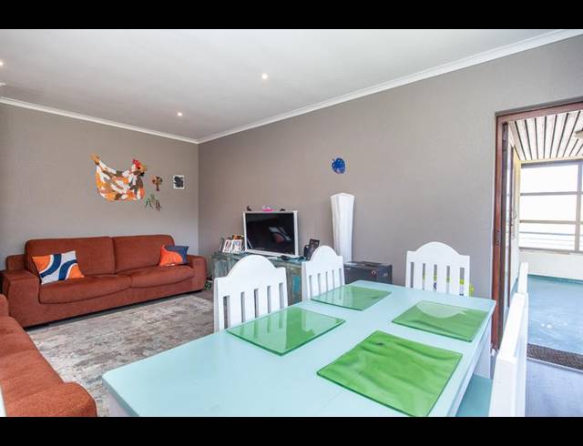 2 BEDROOM APARTMENT FOR SALE IN BERGVLIET
